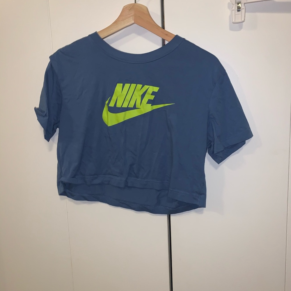 Nike Crop Top